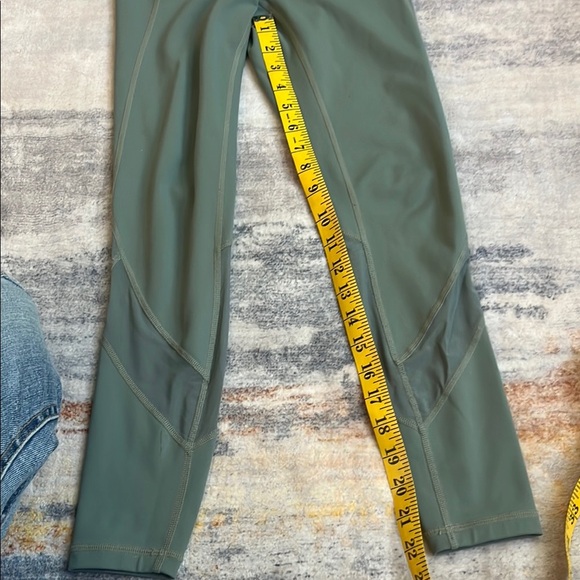 Athleta Green Leggings - Picture 4 of 5